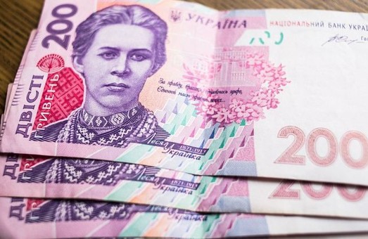 Мешканця Львівщини судили за спробу запхати співмешканці у рота гроші